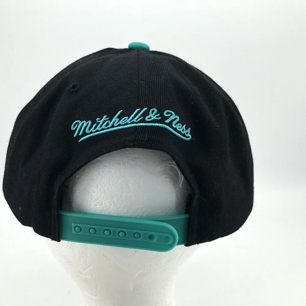 Vancouver Grizzlies Hat Cap Mitchell & Ness Embroidered NBA Snapback Black Green